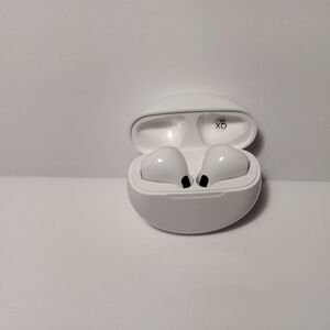 White Wireless Earbuds